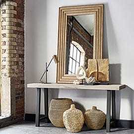 Contemporary mirror with neutral vases